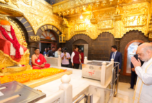 Photo of महाराष्ट्र दौरे पर केंद्रीय गृह मंत्री अमित शाह, शिरडी पहुंच साईंबाबा के किए दर्शन