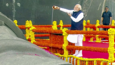Photo of सरदार पटेल की 150वीं जयंती पर भव्य परेड, पीएम मोदी ने स्टैच्यू ऑफ यूनिटी पर दी श्रद्धांजलि
