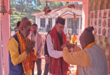 Photo of पिथौरागढ़ में अपने गांव पहुंचे सीएम धामी