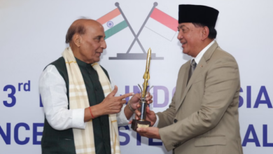Photo of ब्रह्मोस मिसाइल डील: राजनाथ ने इंडोनेशियाई रक्षा मंत्री को दी प्रतिकृति