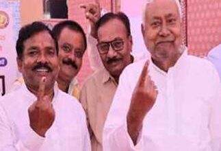 Photo of सीएम नीतीश ने बख्तियारपुर में किया मतदान