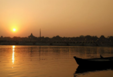 Photo of मकर संक्रांति पर क्या है स्नान का शुभ मुहूर्त? जानें इस पवित्र डुबकी का महत्व