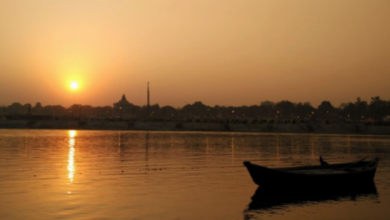 Photo of मकर संक्रांति पर क्या है स्नान का शुभ मुहूर्त? जानें इस पवित्र डुबकी का महत्व