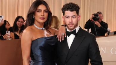 Photo of Golden Globes के रेड कार्पेट पर निक ने संवारे प्रिंयका के बाल