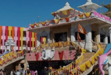 Photo of मकर संक्रांति पर कुबेरेश्वरधाम में भक्तों का जमघट, 5100 तिल-गुड़ के लड्डुओं से बनेगा शिव भोग