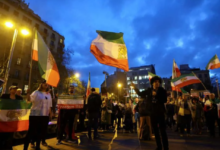 Photo of ईरान में लगा लाशों का ढेर, सड़कों पर बिछे शव और हर तरफ मची चीख-पुकार