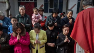 Photo of चीन में ईसाइयों को बनाया जा रहा निशाना, बाइबिल रखने पर सख्ती