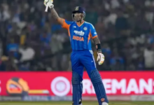 Photo of 14 महीने बाद फिफ्टी ठोक सूर्यकुमार यादव ने भारत को दी राहत की सांस