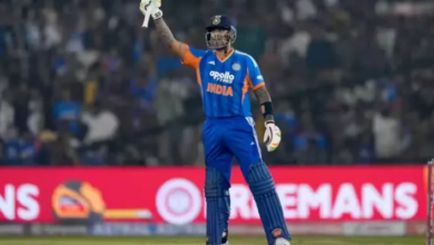 Photo of 14 महीने बाद फिफ्टी ठोक सूर्यकुमार यादव ने भारत को दी राहत की सांस
