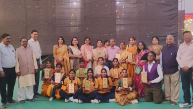 Photo of ताज महोत्सव में भारतीय परिधानम शो का जलवा, मॉडल-डिजाइनरों का हुआ सम्मान