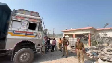 Photo of डीएम के निर्देश पर गठित संयुक्त टीम ने अवैध खनन परिवहन में लिप्त एक दर्जन से ज्यादा ट्रकों को किया सीज