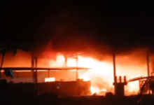 Photo of छतरपुर में ट्रांसफॉर्मर फैक्ट्री में भीषण आग, घटना के बाद इलाके में दहशत का माहौल