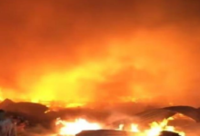 Photo of दिल्ली के मटियाला में लगी भीषण आग: झुग्गी बस्ती में मची चीख-पुकार, आसमान में छाया धुएं का गुबार