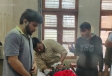 Photo of ब्रेकर से उछली बाइक, महिला गंभीर घायलपति और दो बच्चों के साथ जा रही थी, जिला अस्पताल रेफर।