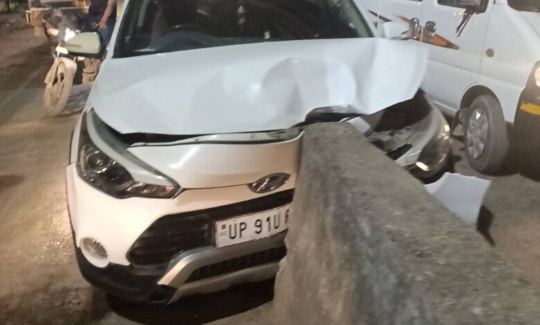 Photo of नरसिंह कुटी के पास बेतरतीब डिवाइडर बना हादसों का कारण, चौथी बार वाहन टकराया