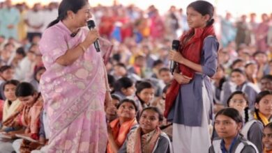 Photo of दुर्गा अष्टमी पर दिल्ली सरकार का बेटियों को उपहार, सीएम रेखा ने 1100 छात्राओं को बांटी साइकिल