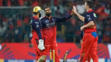 Photo of  बल्‍लेबाजों के लिए अबूझ पहेली बने क्रुणाल पांड्या, IPL में ‘स्‍पेशल शतक’ लगाकर हासिल की अनोखी उपलब्धि