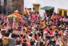Photo of ओंकारेश्वर मंदिर से धाम के लिए रवाना हुई बाबा केदार की उत्सव डोली