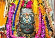 Photo of वैष्णव तिलक, त्रिपुंड व त्रिनेत्र से सजे श्री महाकाल, भक्तों ने किया दिव्य दर्शन
