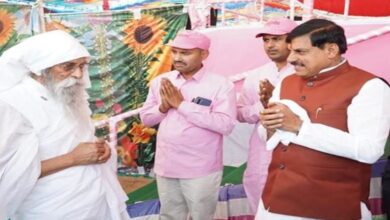 Photo of उज्जैन में ‘जय गुरुदेव’ आश्रम में पहुंचे सीएम मोहन यादव