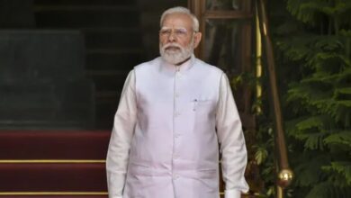 Photo of पीएम मोदी की सुरक्षा में चूक, 6 पुलिसकर्मी निलंबित