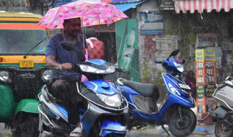 यूपी: प्रदेश के इन 63 जिलों में आज भारी बारिश की चेतावनी