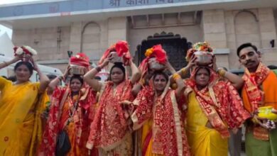 Photo of काशी विश्वनाथ मदिर: शृंगार गौरी केस से जुड़ी वादिनी महिलाओं ने किया जलाभिषेक