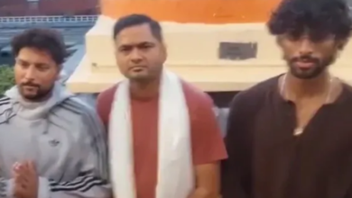 Photo of मैच जीतने के बाद महाकाल का आशीर्वाद लेने पहुंचे कुलदीप यादव और तिलक वर्मा